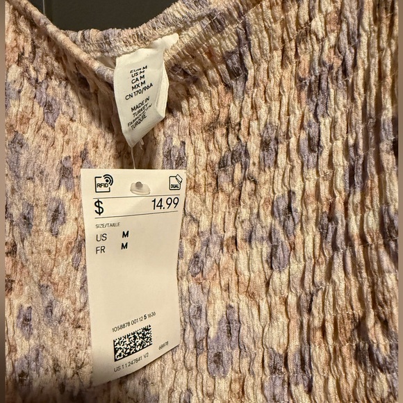 H&M Smocked Dress. Size Medium - Picture 5 of 6